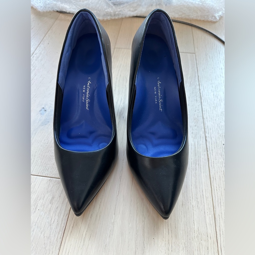 Antonia Saint New York Black Heels (size 8)